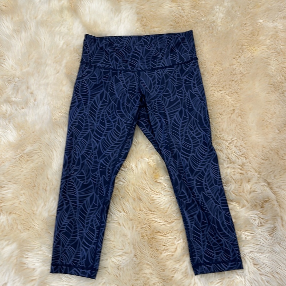 Lululemon leggings size 6